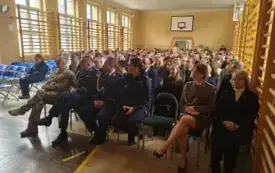 11 likstopada 2025_śłubowanie klas pierwszych (12)