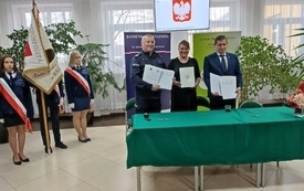 Przekazanie radiowoz&oacute;w, podpisanie porozumienia 2023 (148)