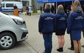 Przekazanie radiowoz&oacute;w, podpisanie porozumienia 2023 (71)