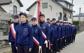Uroczystość z okazji uczczenia pamięci ofiar katyńskich, sadzenie dęba, Jakub&oacute;w 2023 