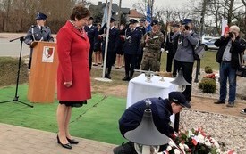 Uroczystość z okazji uczczenia pamięci ofiar katyńskich, sadzenie dęba, Jakub&oacute;w 2023 