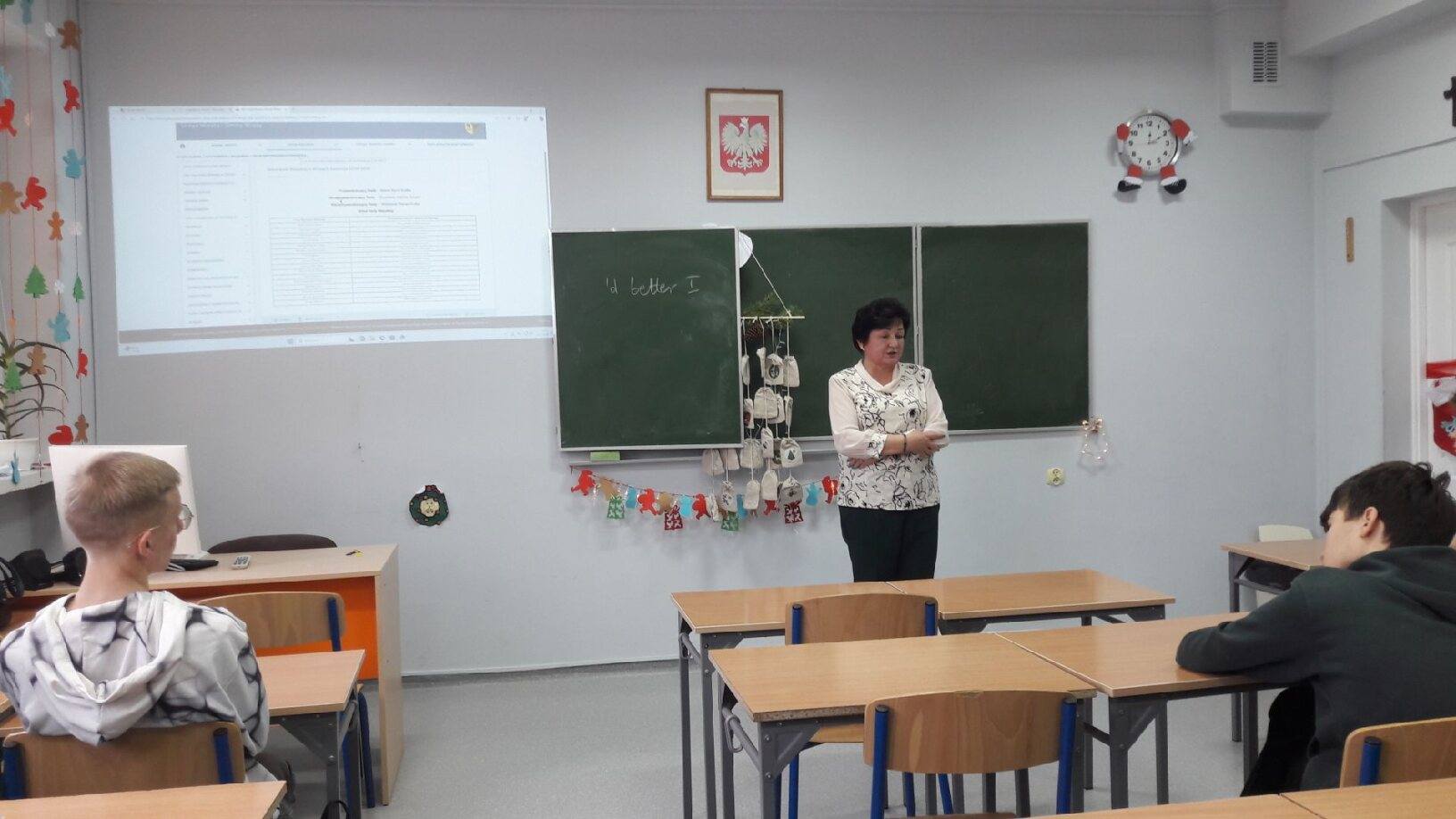 Mirosława Sekular podczas spotkania z&nbsp;uczniami